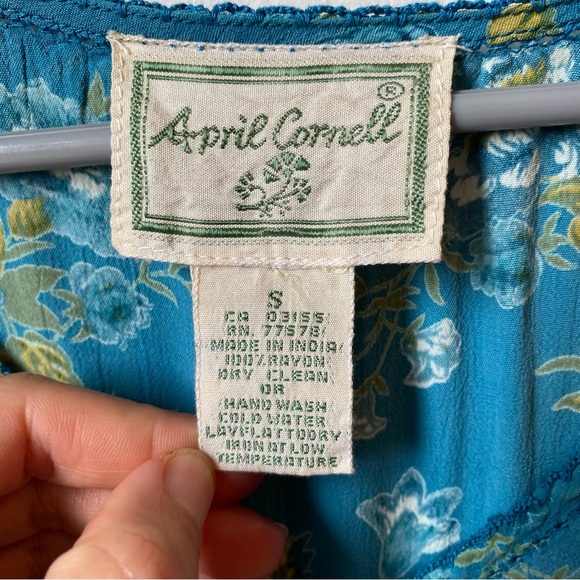 Vintage Floral Blue midi Dress size s but fits like medium - Picture 3 of 8